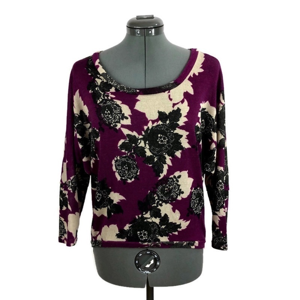 Lily White Batwing Sleeve Floral Print Hi/Low Top, Size M